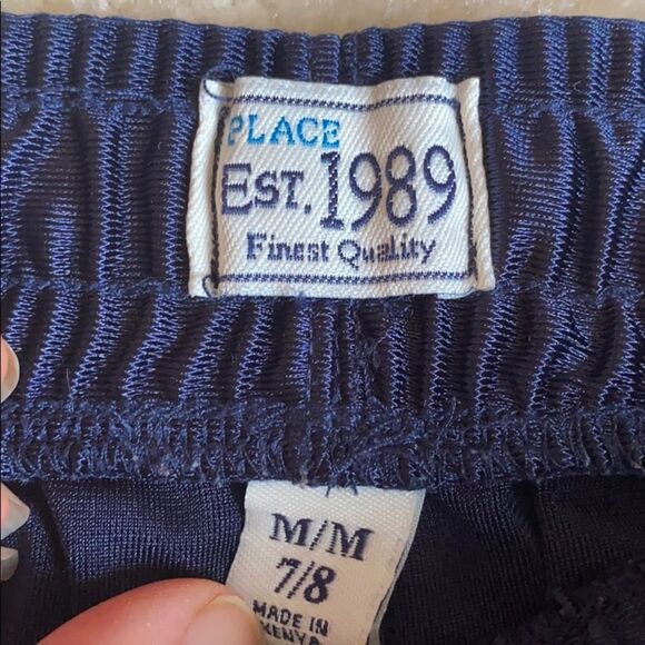 The Children’s Place 7/8 shorts - Picture 2 of 2